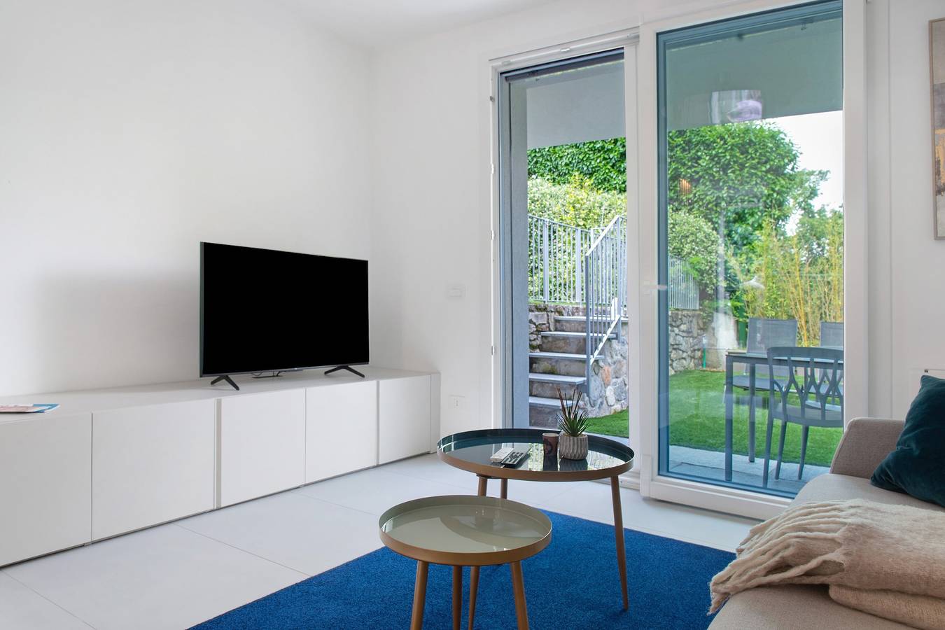 Ganze Wohnung, Ferienhaus 'Unit C' beim See, Wlan und Klimaanlage in Laveno, Laveno-Mombello