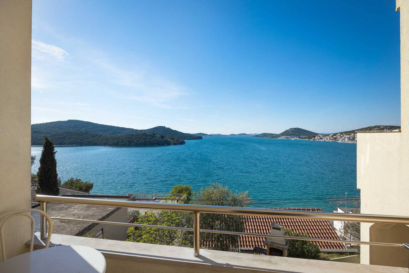 Ganze Wohnung, Apartments Kaina - one bedroom apartment (blue) in Tisno, Murter