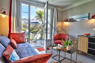 Location de vacances pour 4 personnes, avec jardin ainsi que terrasse et piscine dans Plage de Grève Blanche (Guilvinec)