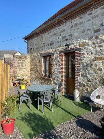 Gîte pour 5 personnes, avec terrasse dans Barenton-Bugny