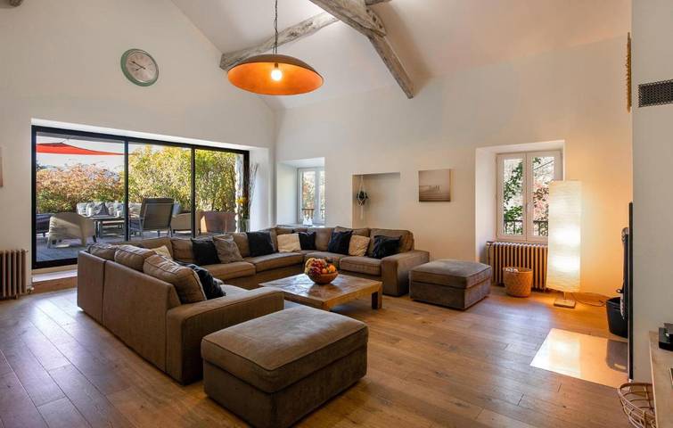 Location de vacances pour 16 personnes, avec jardin et jacuzzi ainsi que terrasse et piscine à Genestelle - 3