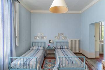 Villa for 13 Guests in Siena, Siena Province, Picture 1