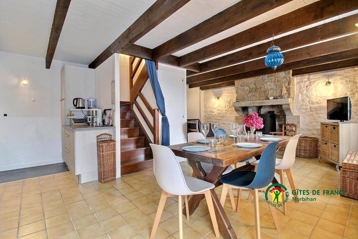Gîte pour 4 personnes, avec terrasse à Malguénac
