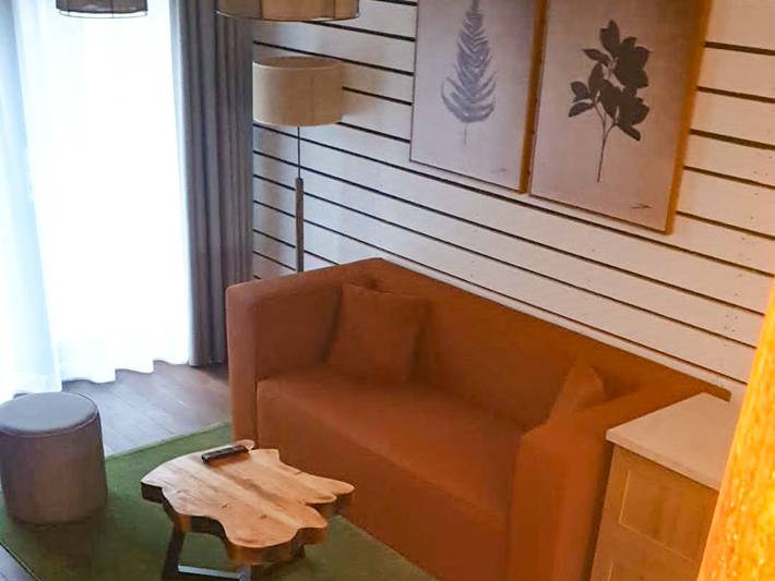 Gîte pour 4 personnes, avec terrasse et vue ainsi que jardin et vue sur le lac