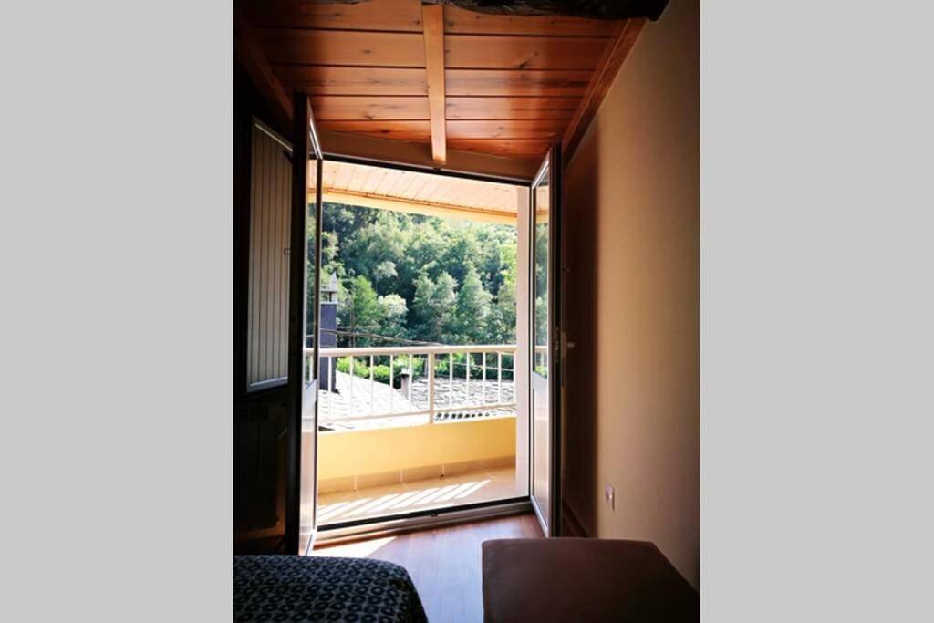 Apartamento entero, Two-Bedroom Apartment in Samos (Lugo), Reserva da Biosfera Ribeira Sacra e Serras do Oribio e Courel