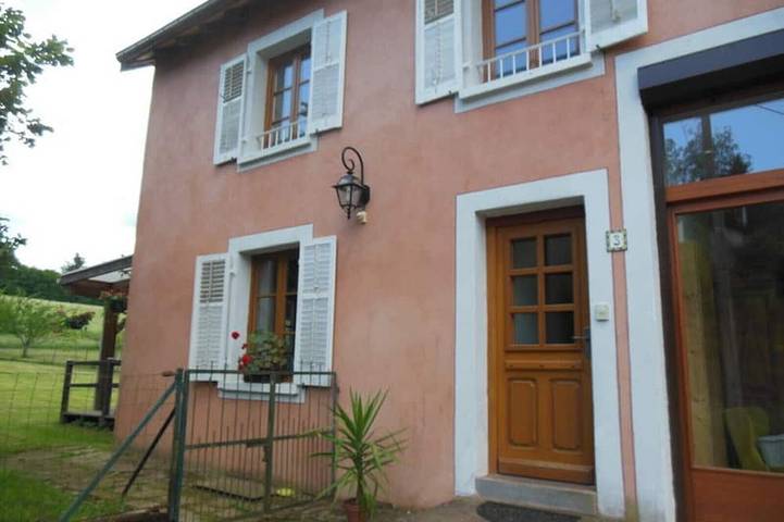 Gîte pour 8 personnes, avec jacuzzi et jardin à Le Saulcy