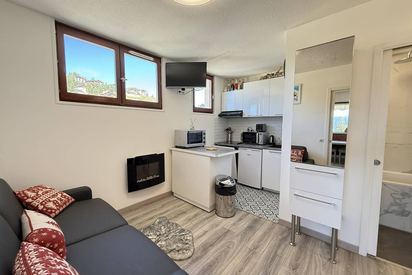 Entire apartment, Apartment for 4 people near the slopes in Péone, Nice region