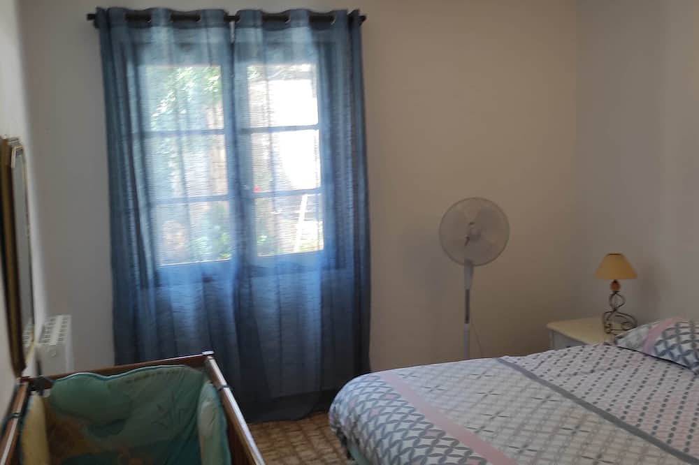 Ganze Wohnung, Ile-Rousse Ferienwohnung 100metres vom Strand in L'Île-Rousse, Calvi und Umgebung