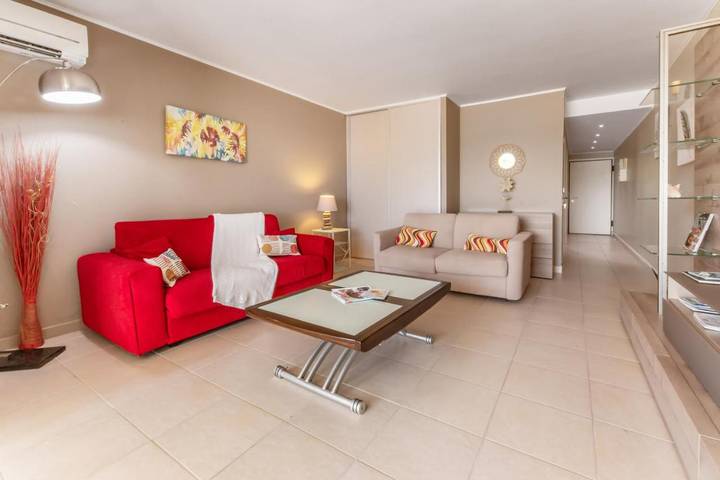 Gîte pour 4 personnes, avec piscine et vue ainsi que terrasse et vue sur le lac dans Nettlé Bay - 4