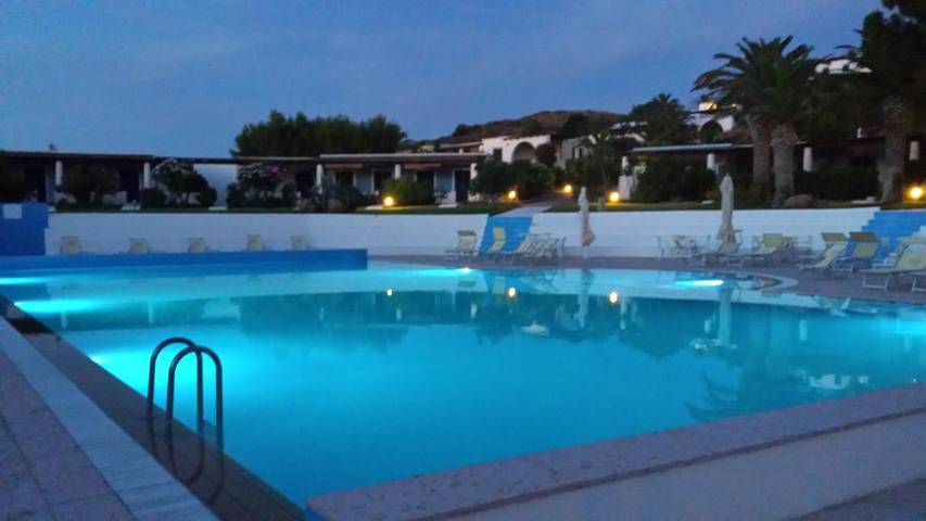 Vakantiewoning voor 4 personen, with Terras and Tuin as well as Zwembad in Eolische Eilanden
