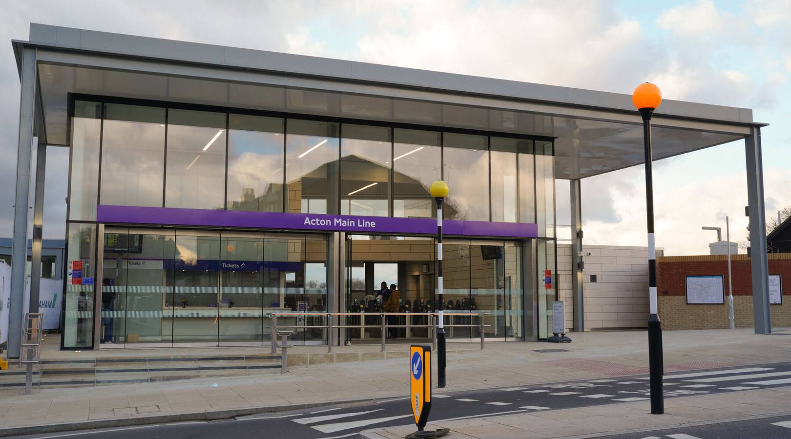 Entire studio, Studio- Sleeps 2-Pets Ok-Action Park and Stn Close in Ealing, London