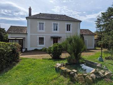 Gîte pour 10 personnes, avec jardin à La Guiche