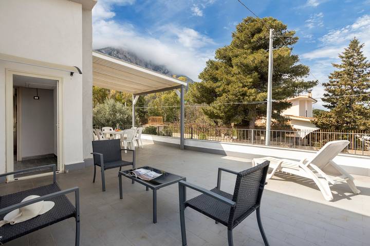 Appartement entier, Appartement "Pozzillo House 500 m dal Mare" avec Jardin & Wi-Fi in Pozzillo (Palerme), Cinisi