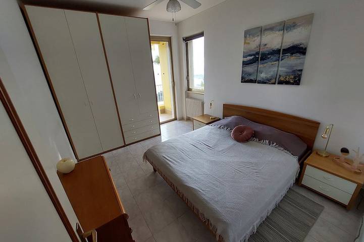 Apartamento entero, 2-bedroom apartment, large terrace overlooking the Côte d'Azur in Grimaldi (Ventimiglia), Ventimiglia