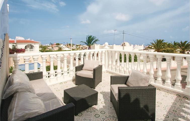 Location de vacances pour 6 personnes, avec terrasse dans Costa Orihuela - 4