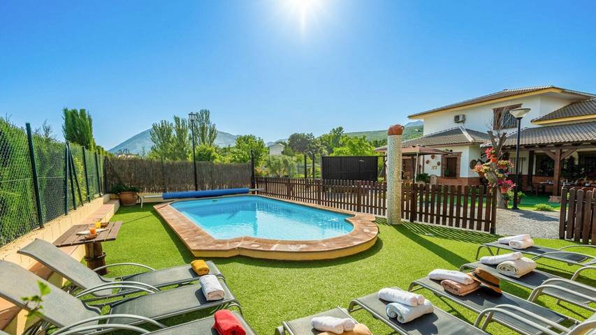 Villa pour 12 personnes, avec balcon/terrasse et piscine - 1