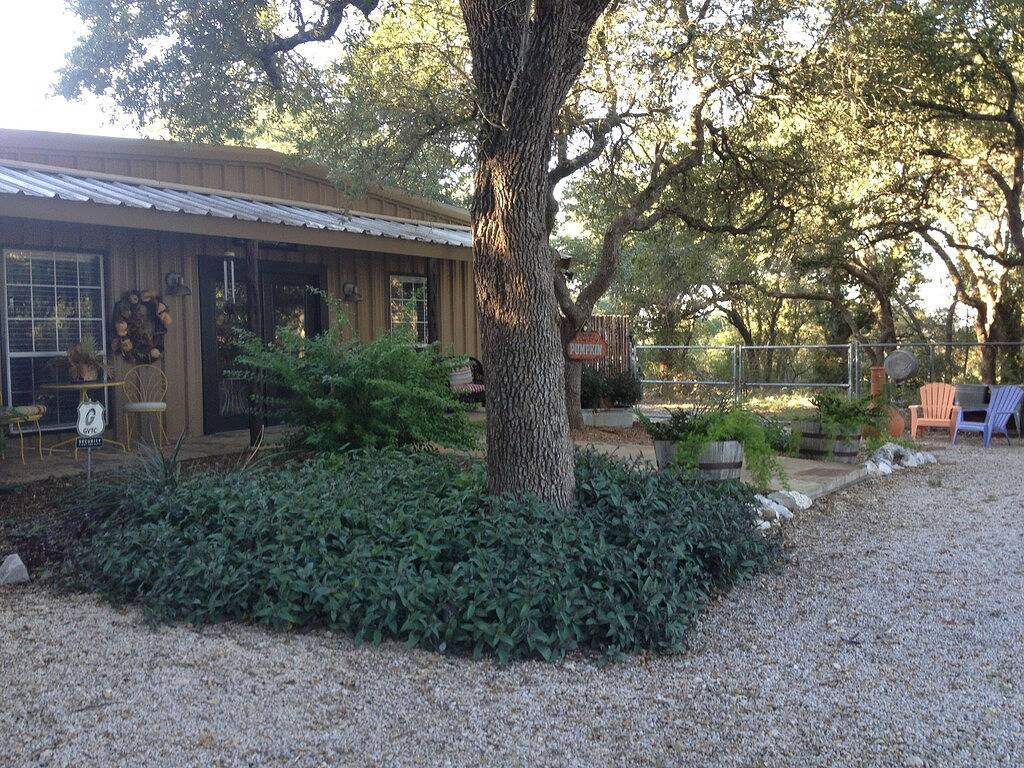 Ein haustierfreundliches Familienresort erwartet Sie im ruhigen Texas Hill Country in Comal County
