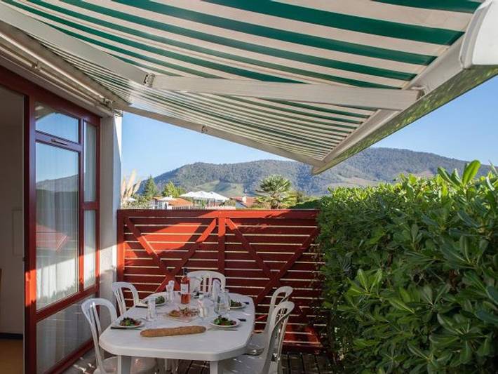 Camping pour 4 personnes, avec balcon et bassin pour enfant au Pays basque - 3