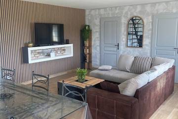 Gîte pour 6 personnes, avec jardin à Saint-Aigulin