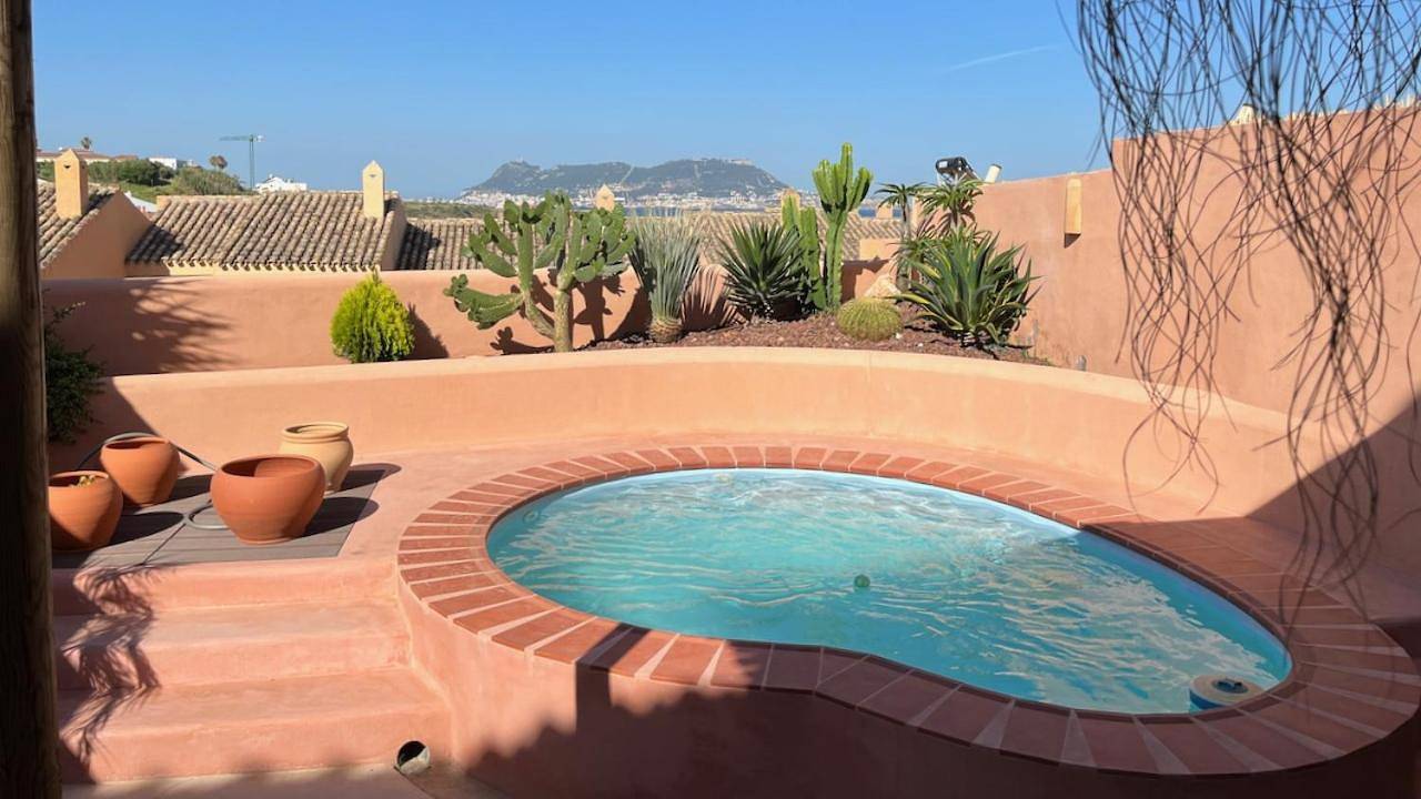 Two-Bedroom Chalet in Playa de Getares, Algeciras