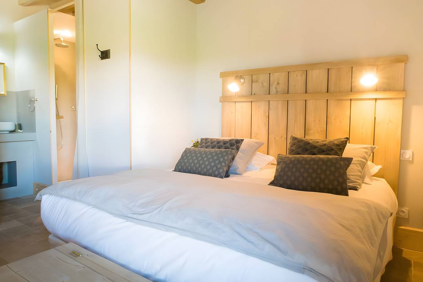 Chambre d’hôtes « Cousin Paul » avec piscine partagée, Wi-Fi et climatisation in Verfeil, Haute-Garonne