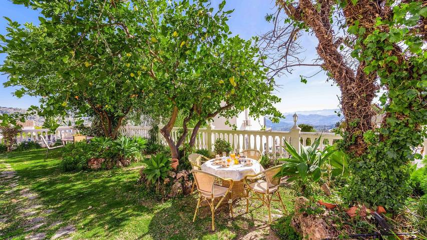 Chalet para 10 personas, con balcón/terraza además de piscina y jacuzzi en Sierra de las Nieves - 3