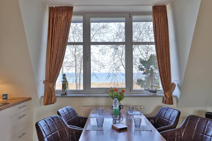 Ferienwohnung für 3 Personen, mit Balkon und Garten sowie Seeblick in Grevesmühlen