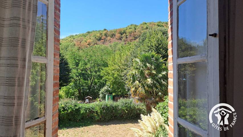 Gîte pour 6 personnes, avec terrasse, animaux acceptés à Ambialet - 2