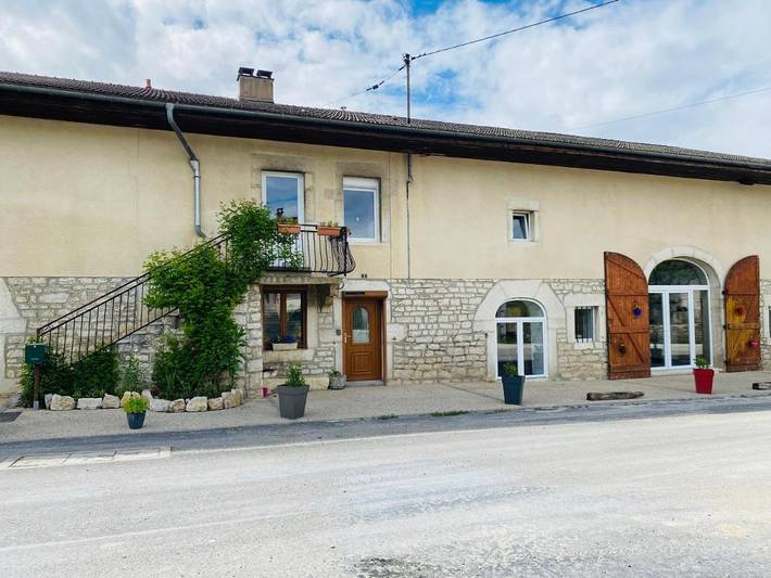 Gîte pour 9 personnes à Arinthod