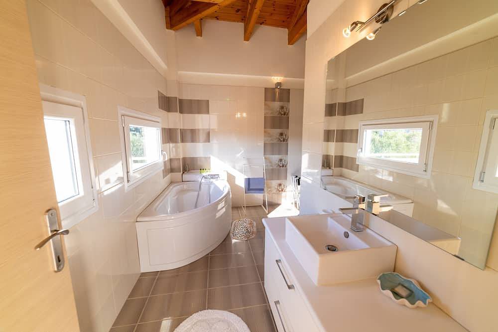 Villa Parga – with private pool and authentic Sunset Panorama view! in Parga City, Preveza regional unit
