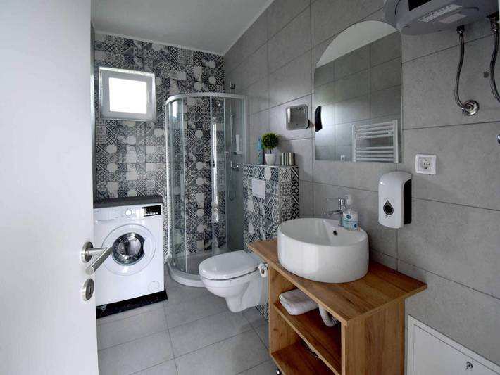 Vacation Home Rose - Holiday Home with Terrace in Kutjevo, Pozega-Slawonien