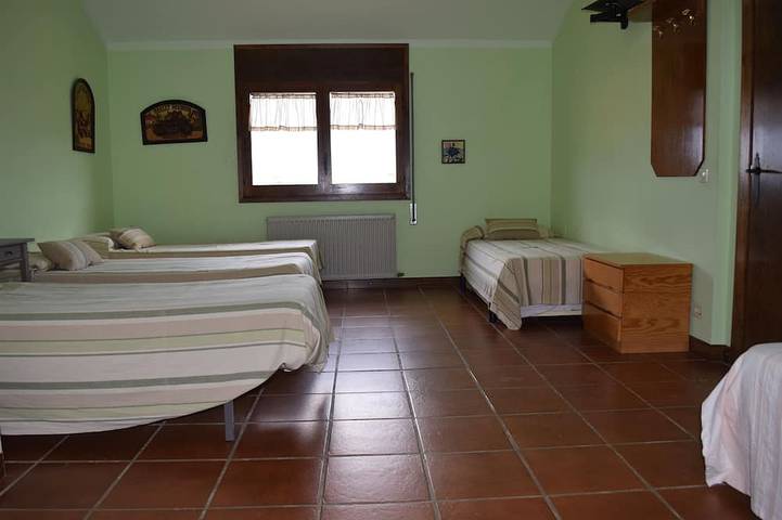 Location de vacances pour 12 personnes, avec jardin à Barbastro - 4