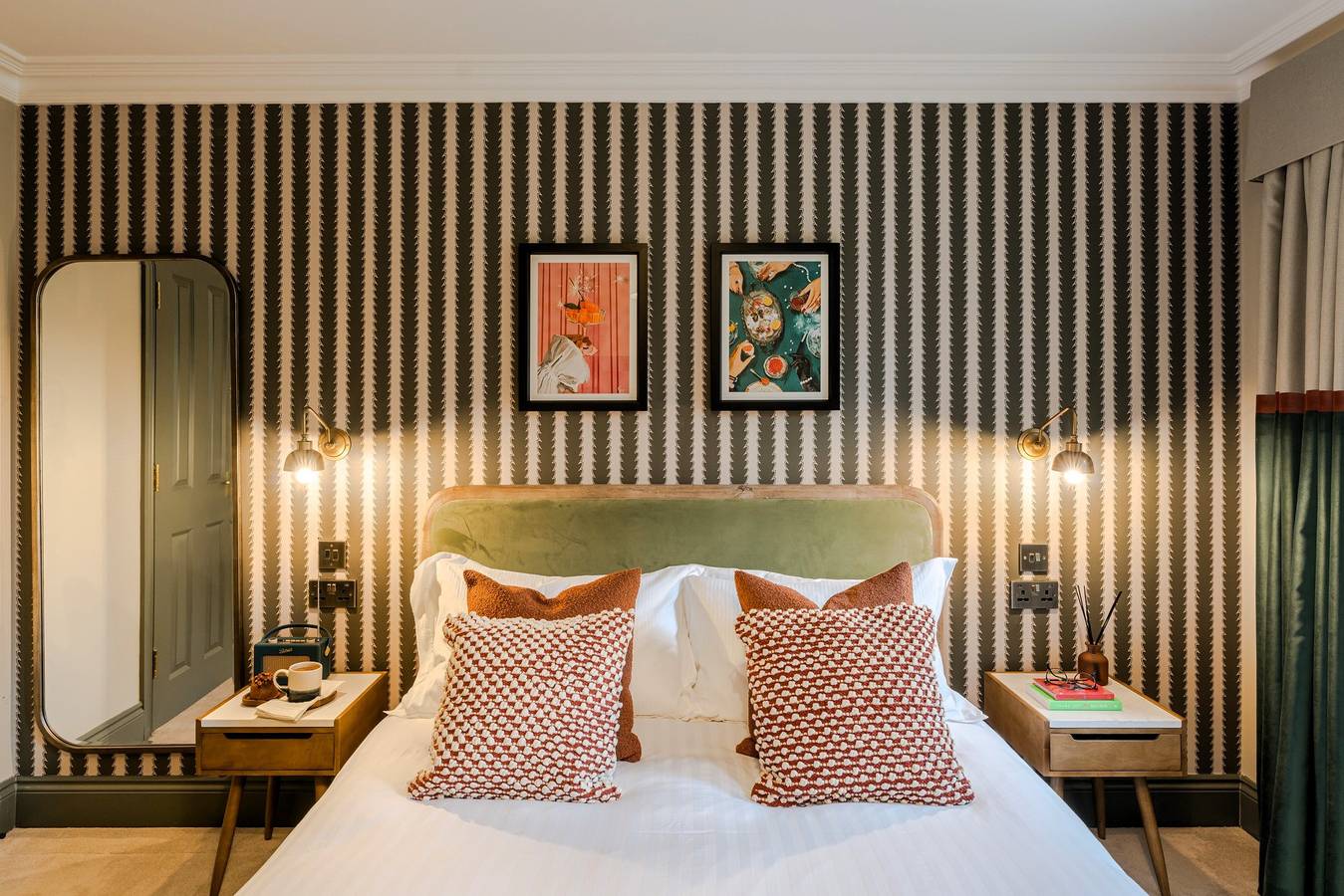 Entire apartment, Pembroke House | 1 Bed apartment | Courtyard in Bristol, South West England