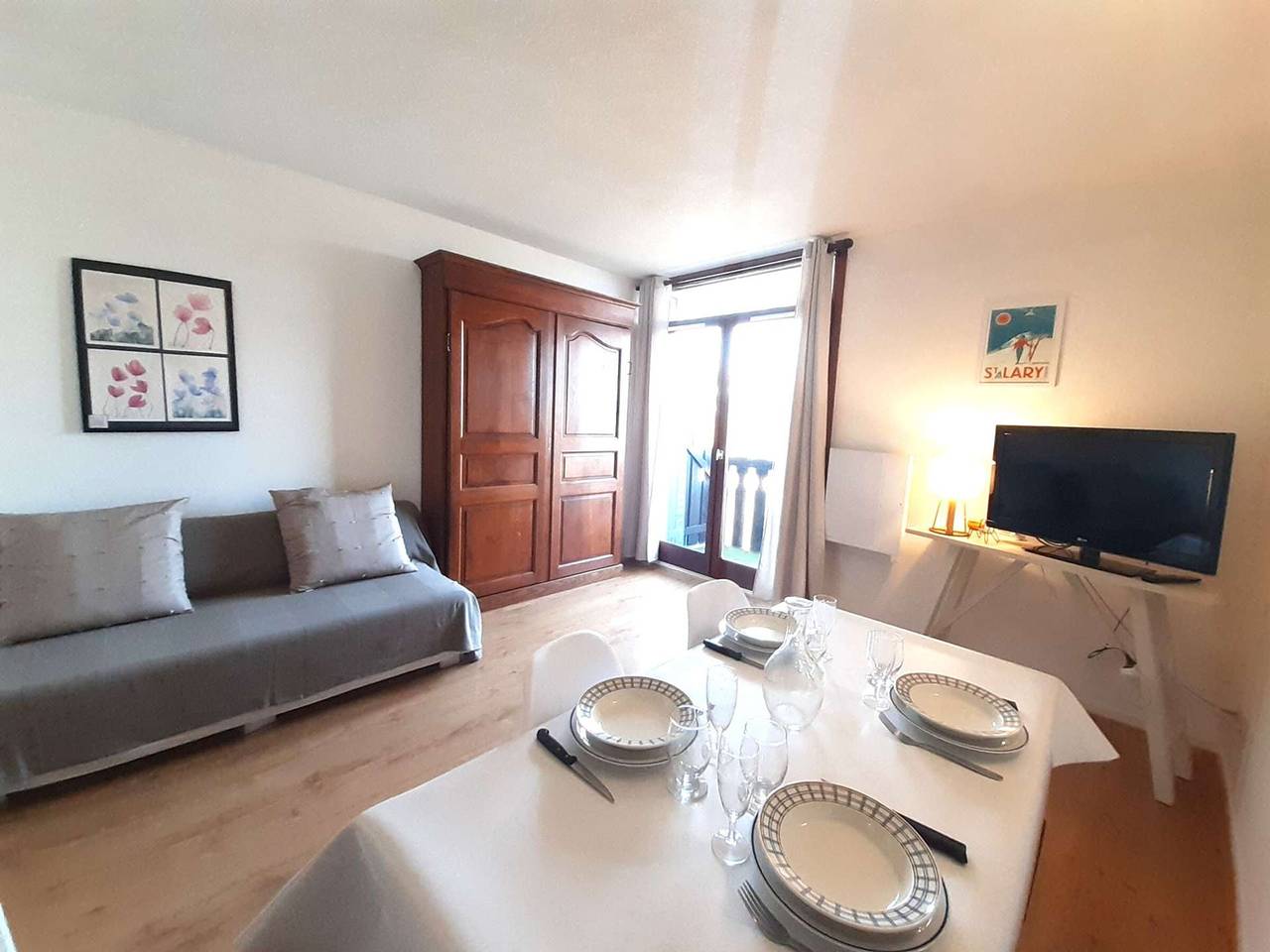 Estudio entero, Estudio acogedor para 4 con balcón y cocina en Pla d'Adet in Saint-Lary-Soulan, Parque nacional de los Pirineos