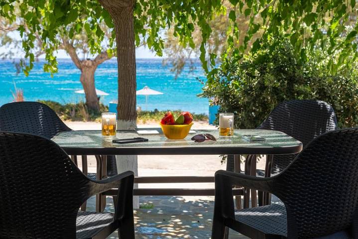 Gîte pour 2 personnes, avec jardin et vue dans Makri Gialos