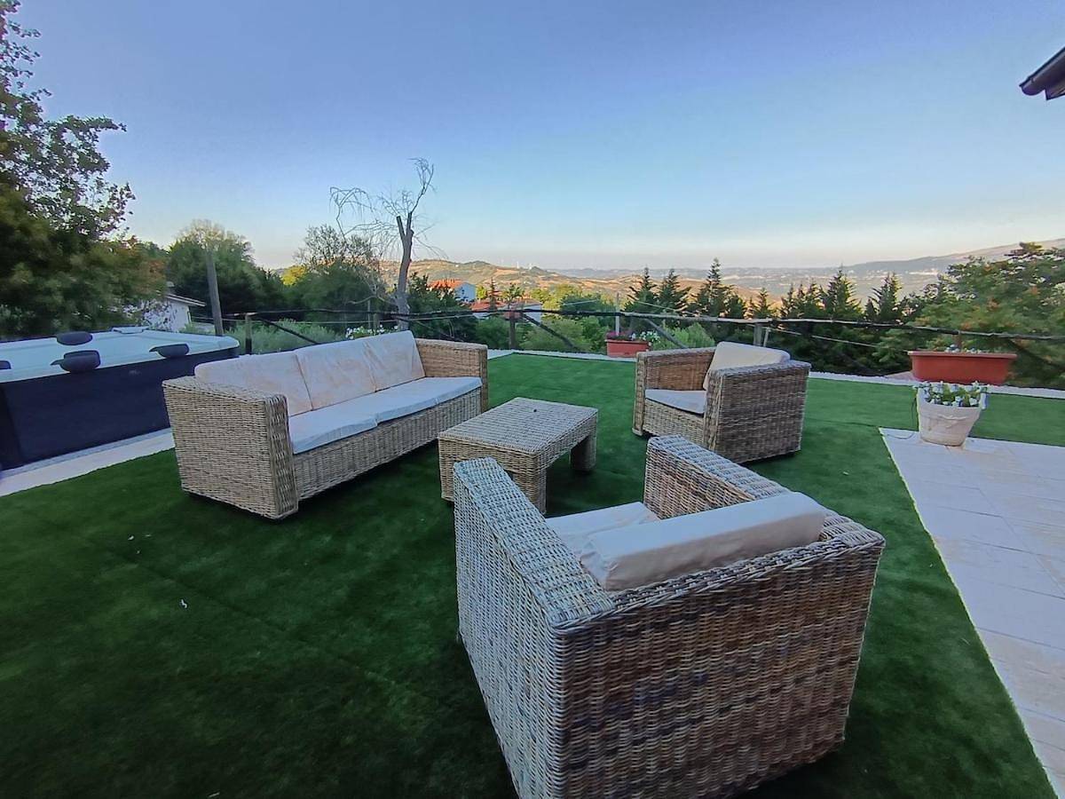 Two-Bedroom House in Pescosansonesco, Gran Sasso