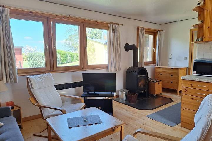 Ferienhaus für 4 Personen, mit Terrasse und Garten in Grambin - 2