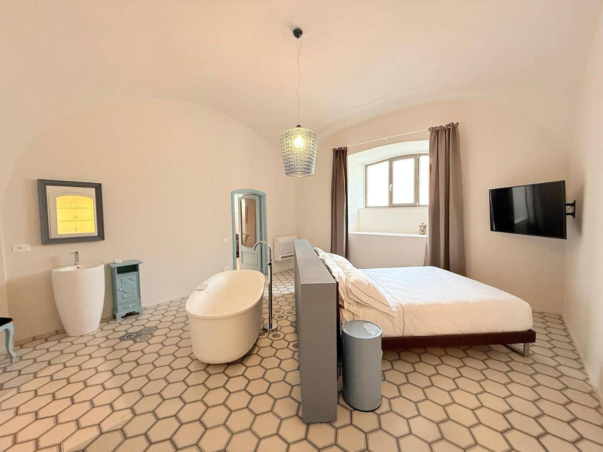 Viaggio Homes Appartamenti da 60 m2 con Jacuzzi Hammam Cucina Patio con Aperitivo di Benvenuto in Pontecagnano Faiano, Costa tirrenica Campania