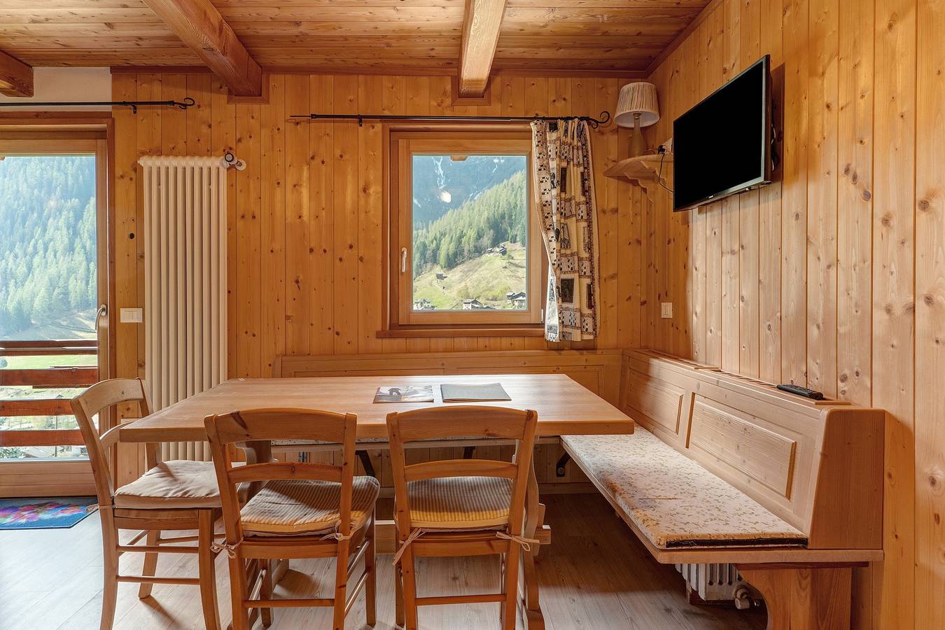 Appartamento intero, Loft Panorama : Vista montagne, 7 posti letto, 2 bagni in Val di Rabbi in San Bernardo (Rabbi), Rabbi
