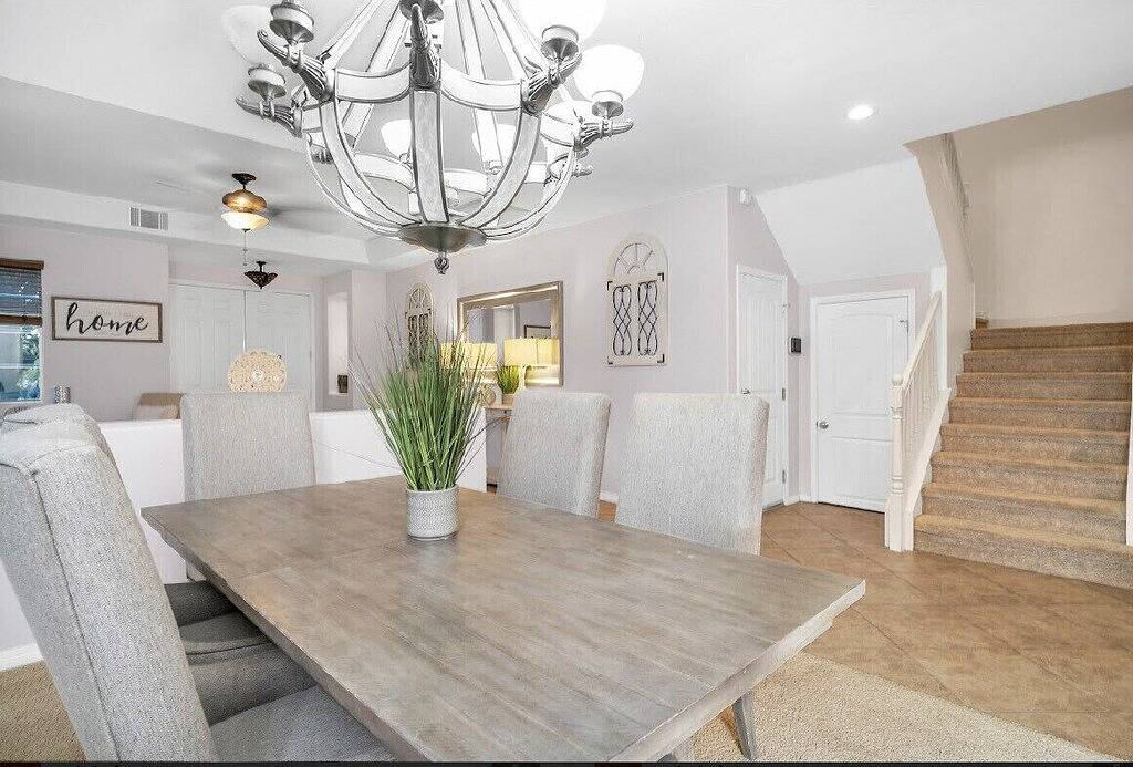 Kimberlys Château Palm Resort & Salt Water Pool Spa Sleeps 14 in Lake Elsinore, Riverside County