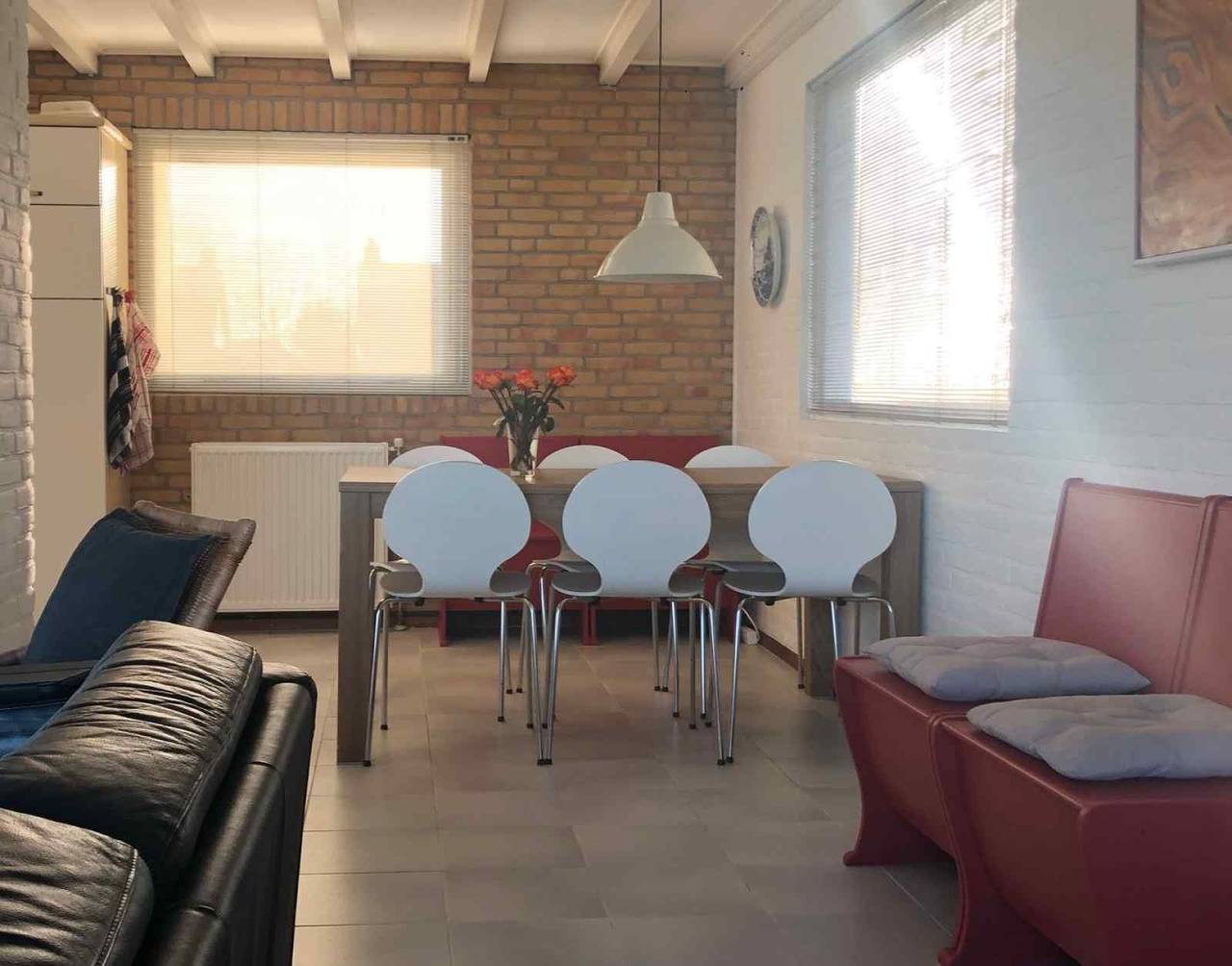 Lovely 6-person holiday home on the water in Friesland in Lake Ijssel