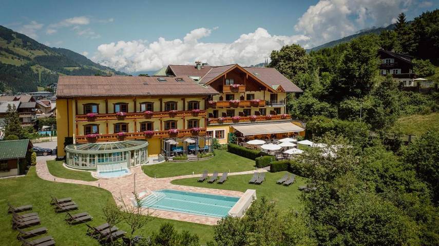 Hotel para 13 personas, con jacuzzi y sauna además de jardín y piscina - 1