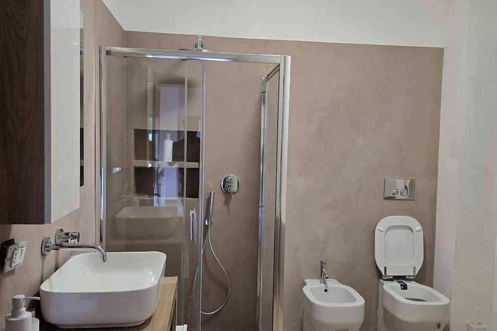 Appartamento intero, 3-bedroom apartment in superb Calalunga-pietragrande with Wifi, Ac in Montauro, Provincia di Catanzaro