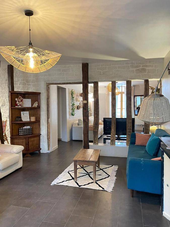Two-Bedroom House in Charny-Orée-de-Puisaye, Région d'Auxerre
