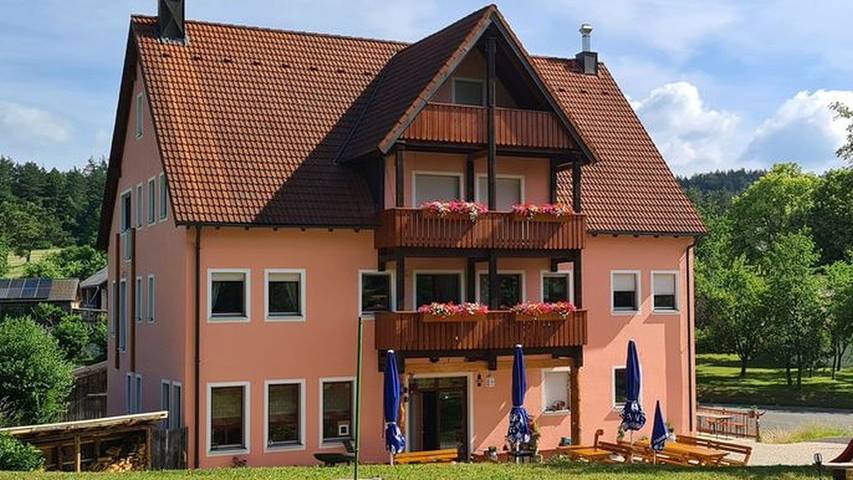 Ferienwohnung für 4 Personen, mit Balkon und Garten in Pottenstein