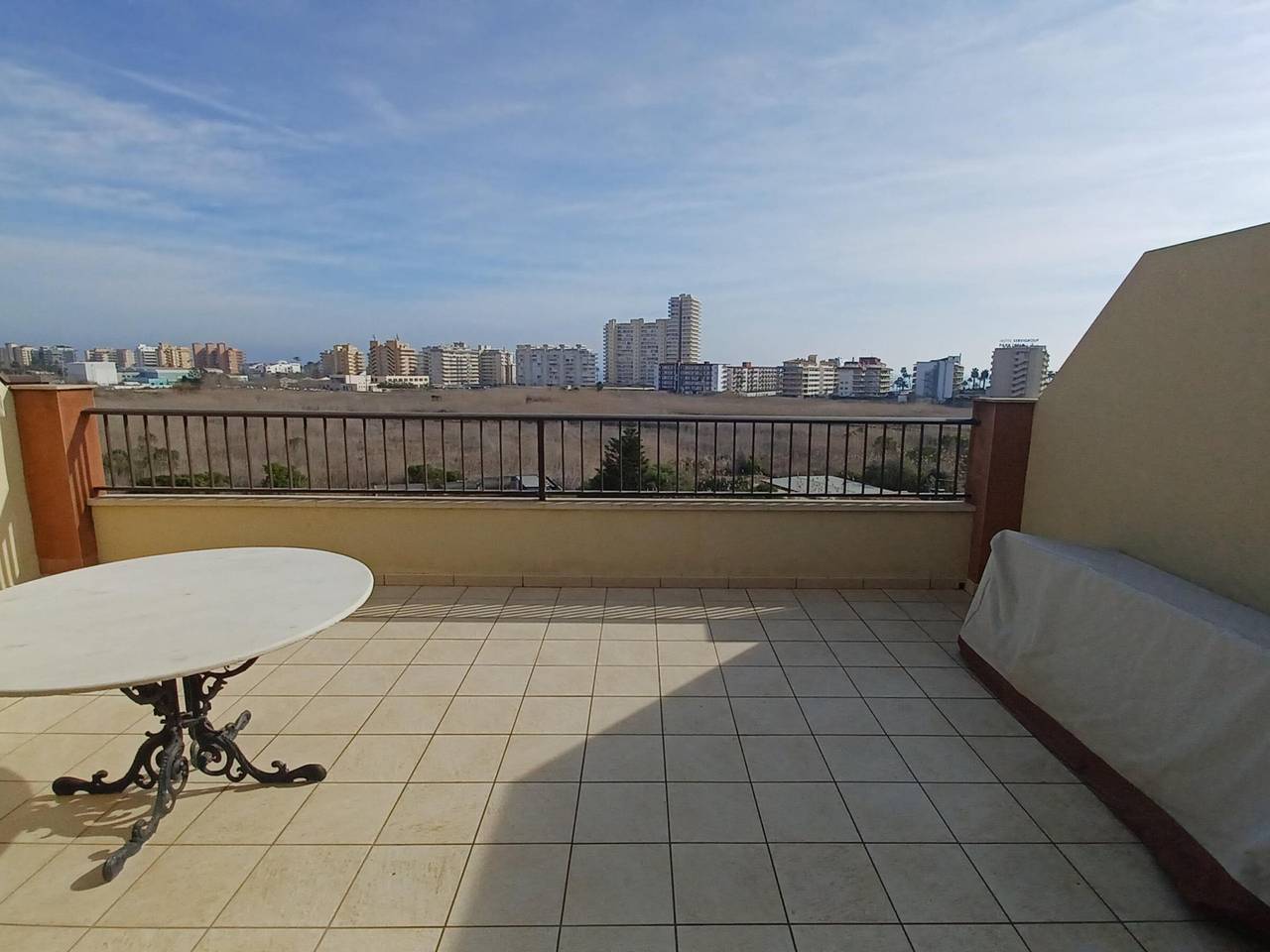 Ganze Wohnung, Wohnung in Peñíscola mit 2 Schlafzimmern, Gemeinschaftspool und überdachtem Parkplatz in Peñiscola, Costa del Azahar