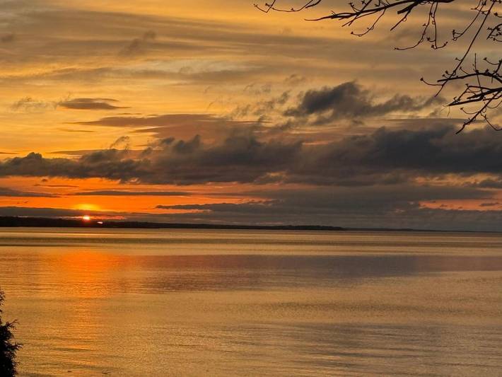 Chalet voor 8 personen, with tuin and uitzicht op het meer as well as uitzicht in Canada