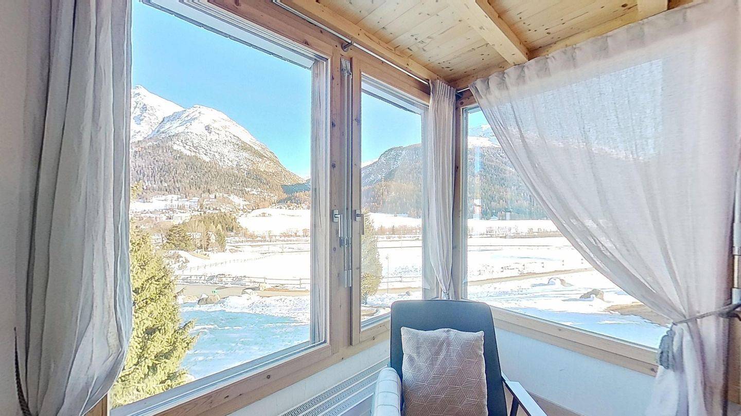 Ganze Wohnung, Ferienwohnung für 2 Personen mit Ausblick in La Punt-Chamues-ch, Oberengadin