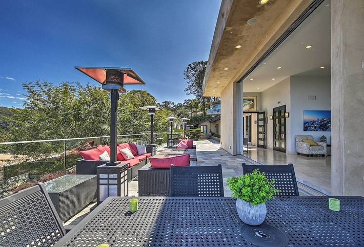 Vacation rental for 15 people, with hot tub and terrace, with pets in La Jolla