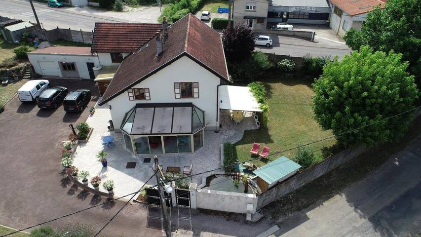 Maison d’hôte pour 2 personnes, avec vue ainsi que terrasse et jardin